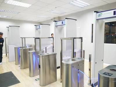 助力工厂工人自检 如何选择智能安检系统？